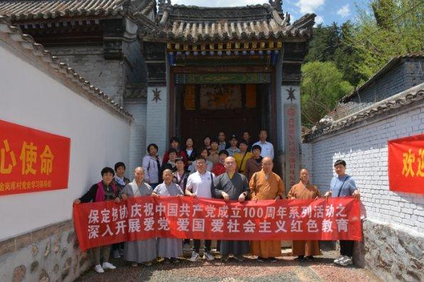 带帽男孩大冒险
